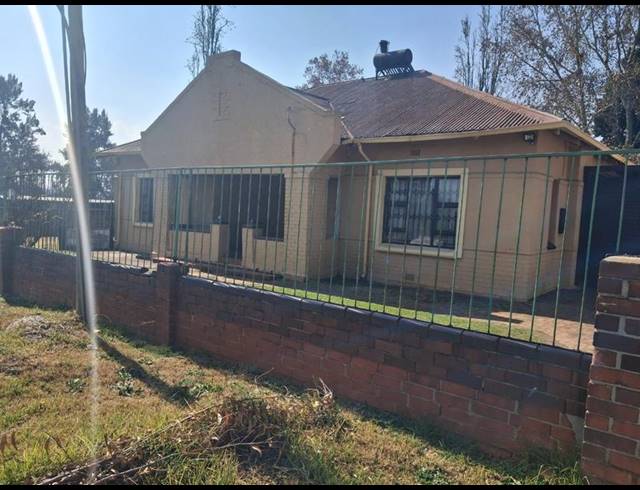 6 BEDROOM HOUSE FOR SALE IN SELCOURT